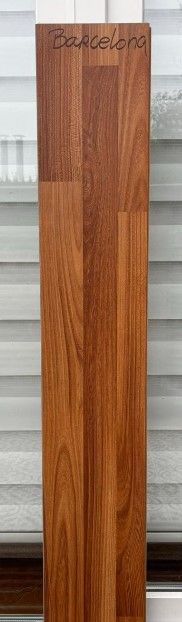 $9.990 M2  PISO FLOTANTE  8.0 MM BARCELONA 20 CM X 1.2 MT CAJA 2,44 M2