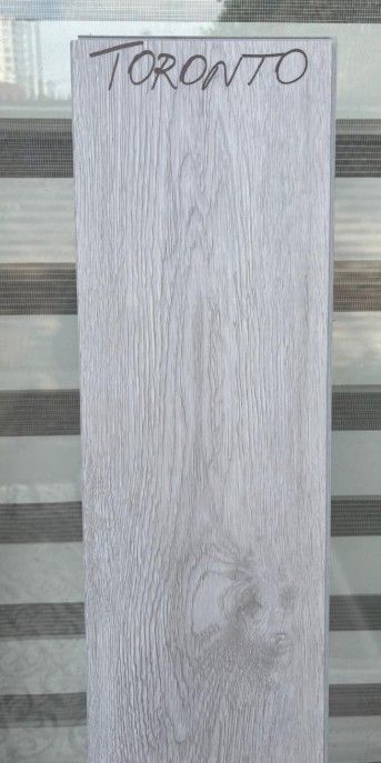 $12.990 M2 SPC TORONTO 4.5 MM  18.3 CM X  1.22 MT CAJA 2,68 M2