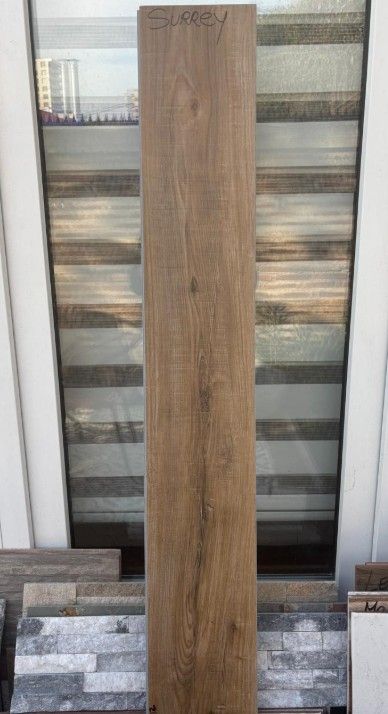 $13.990 M2 SPC SURREY 5.5 MM  18.6 CM X  1.22 MT CAJA 2,24 M2