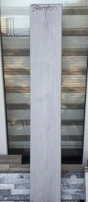 $13.990 M2 SPC BRAMPTON 5.5 MM  18.6 CM X  1.22 MT CAJA 2,24 M2