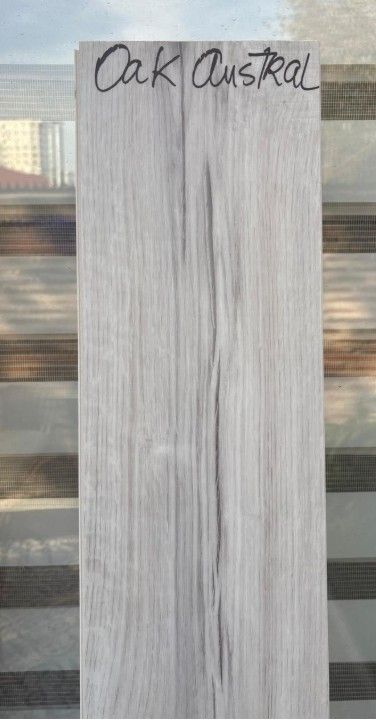 $13.990 M2 SPC  OAK AUSTRAL 5.5 MM  19 CM X  1.22 MT CAJA 2,24 M2