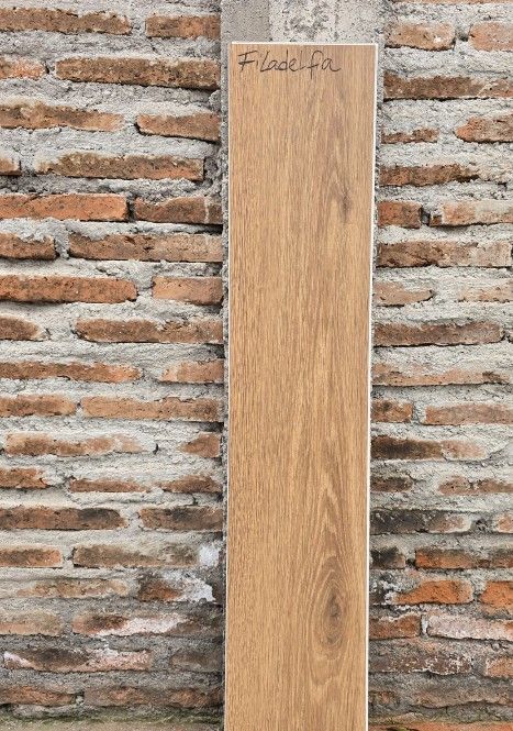$14.990 M2 SPC  FILADELFIA 5.5 MM  22.8 CM X 1.22 MT CAJA 2,23 M2