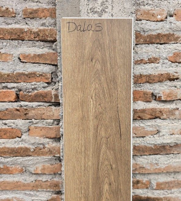 $14.990 M2 SPC  DALLAS  5.5 MM  22.8 CMS X 1.22 MT CAJA 2,23 M2