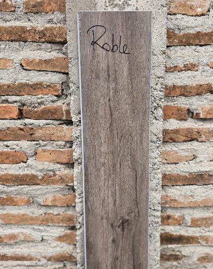$12.990 M2 SPC  ROBLE  5.0 MM  18.2 CM X  1.22 MT CAJA 2,22 M2