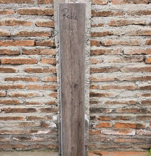 $12.990 M2 SPC  ROBLE  5.0 MM  18.2 CM X  1.22 MT CAJA 2,22 M2