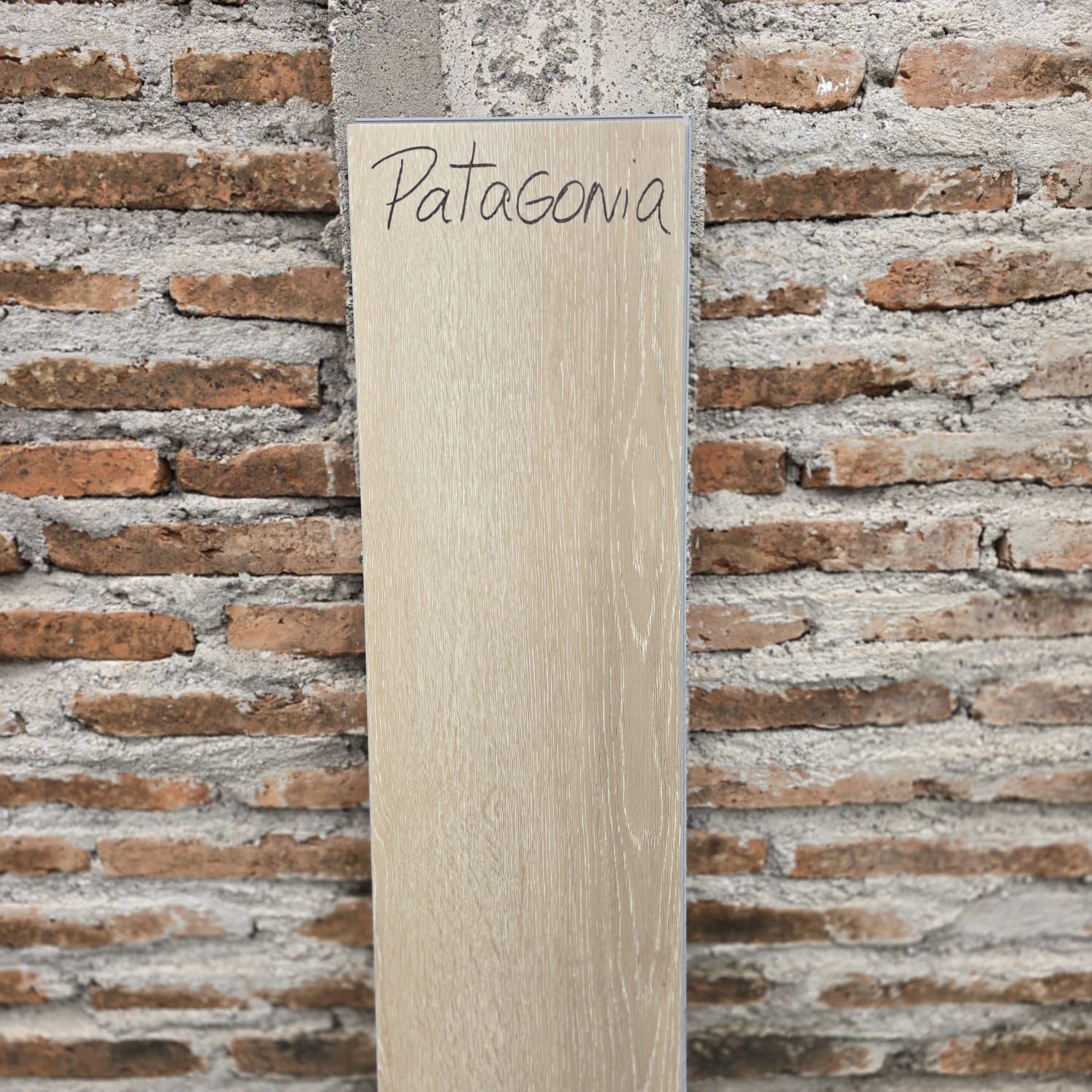 $18.990 M2 SPC PATAGONIA 7.5 MM  23.2 CM X 1.22 MT CAJA 1.683 M2