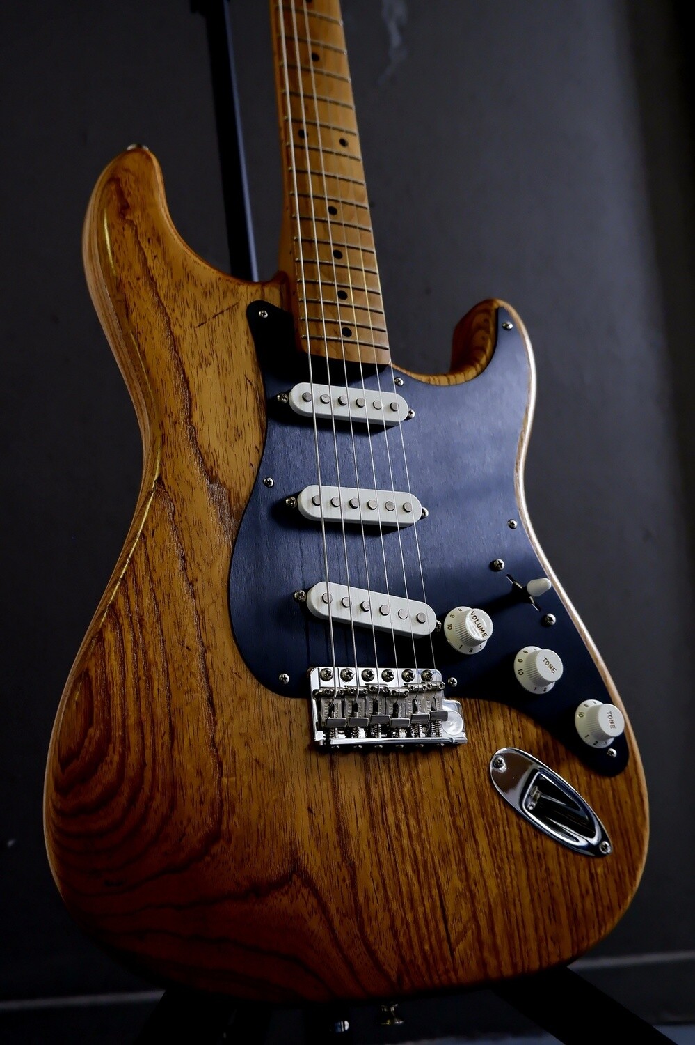 Fender FSR Limited Edition &#39;56 Stratocaster Roasted Ash