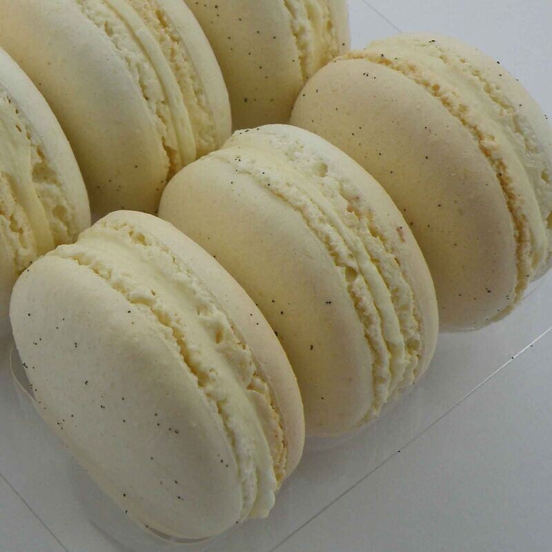 9 Vanilla Macaroons with real vanilla buttercream