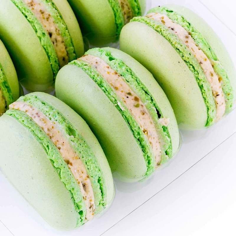 9 Pistachio Macaroons with Real Pistachio Praline Buttercream
