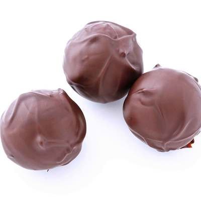 Cointreau Truffles - 10 pieces - white chocolate ganache with Cointreau and orange, in a dark chocolate shell