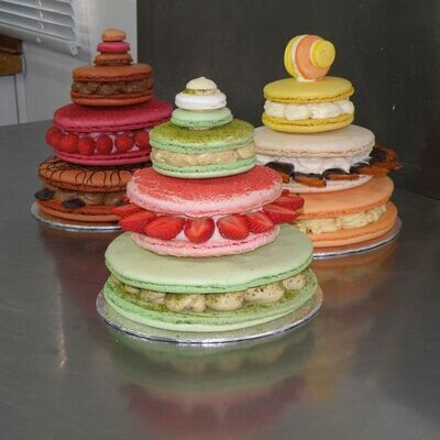 Macaroon Cake - build your cake: up to approximately 8 - 10 portions Macaroon Cake - build your cake: up to approximately 8 - 10 portions