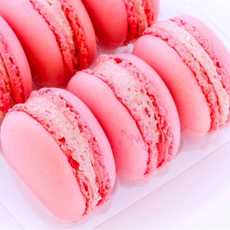 9 Strawberry Macaroons with Real Strawberry Buttercream 9 Strawberry Macaroons with Real Strawberry Buttercream