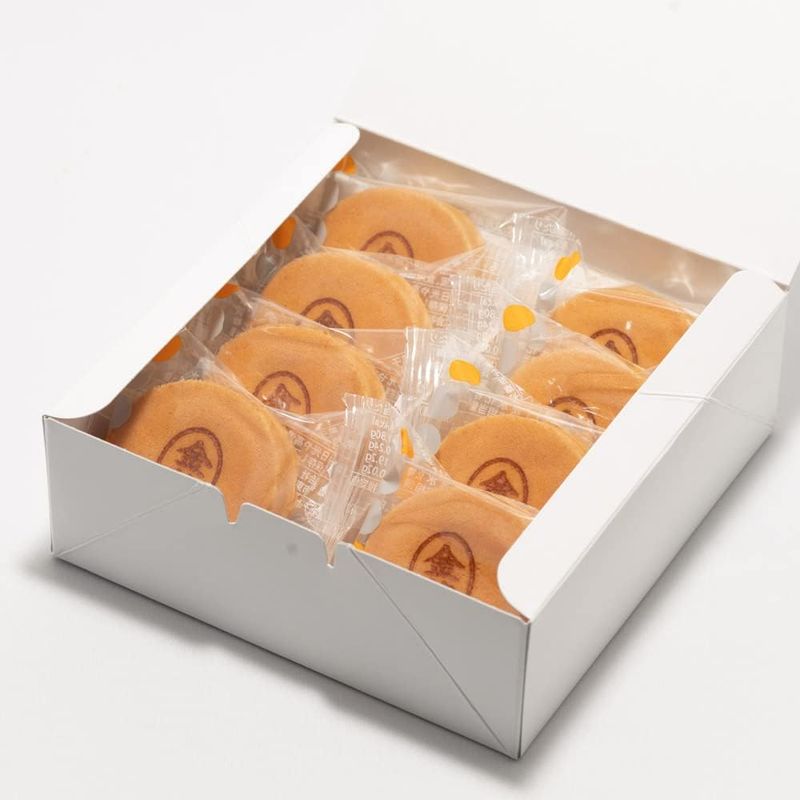Kinman – Japanese Castella Cake with White Bean Paste (8 or 16 Pieces)