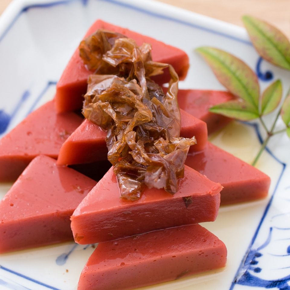 Red Konjac C – Seasoned Shiga-Style Konnyaku, 110 g (Shelf-stable)