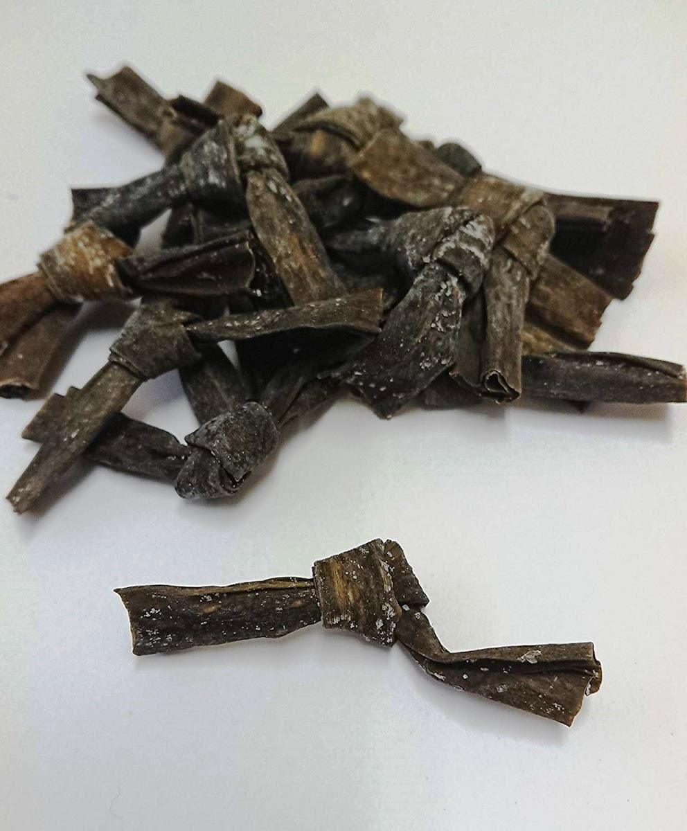 Doshokombu, Tied Kelp (Musubi Kombu),  Hokkaido Hidaka Kombu, 30 pcs, 60g