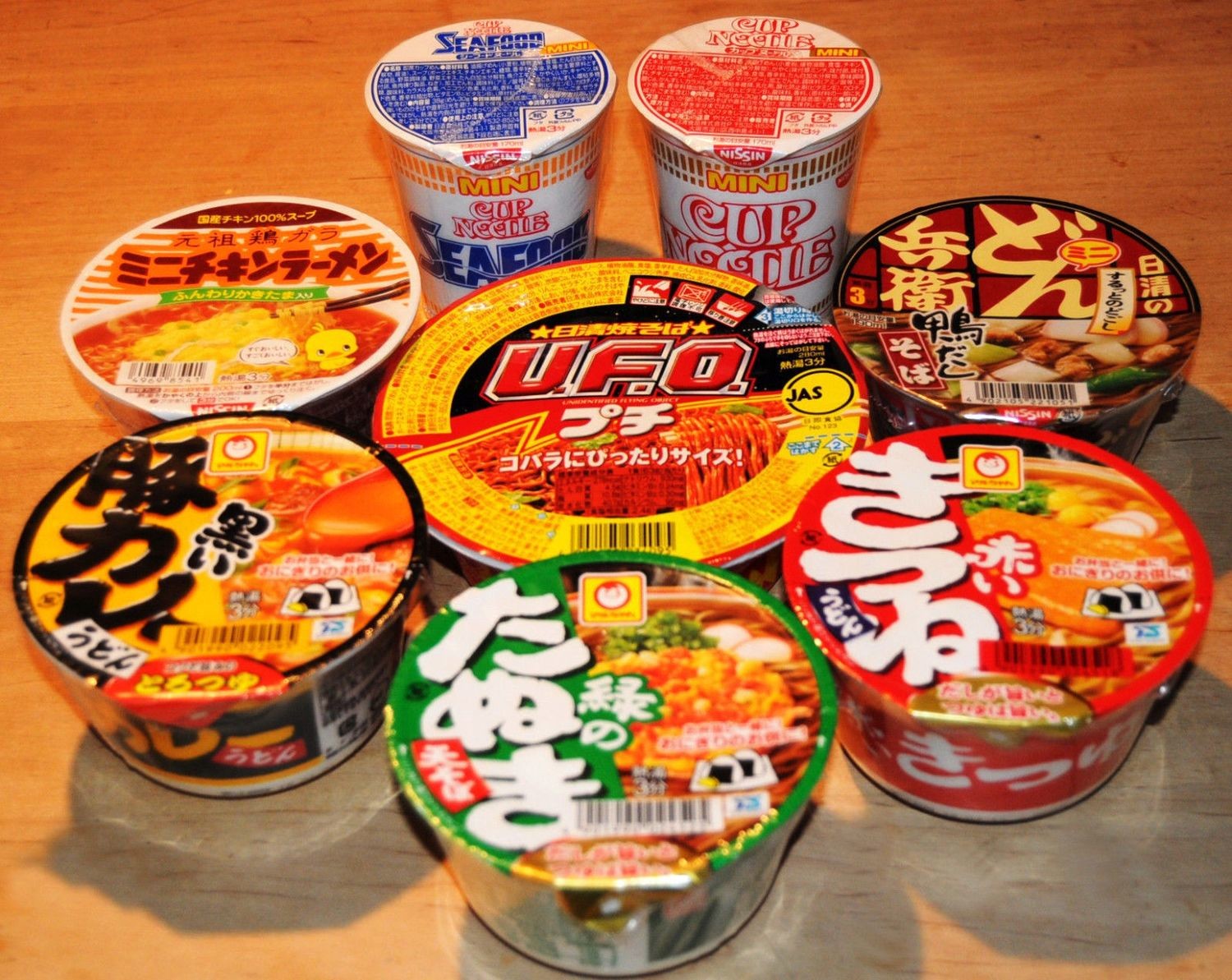 Japanese Instant Ramen, Udon &amp; Soba Cup Noodles Set (8 Cups, Mini)