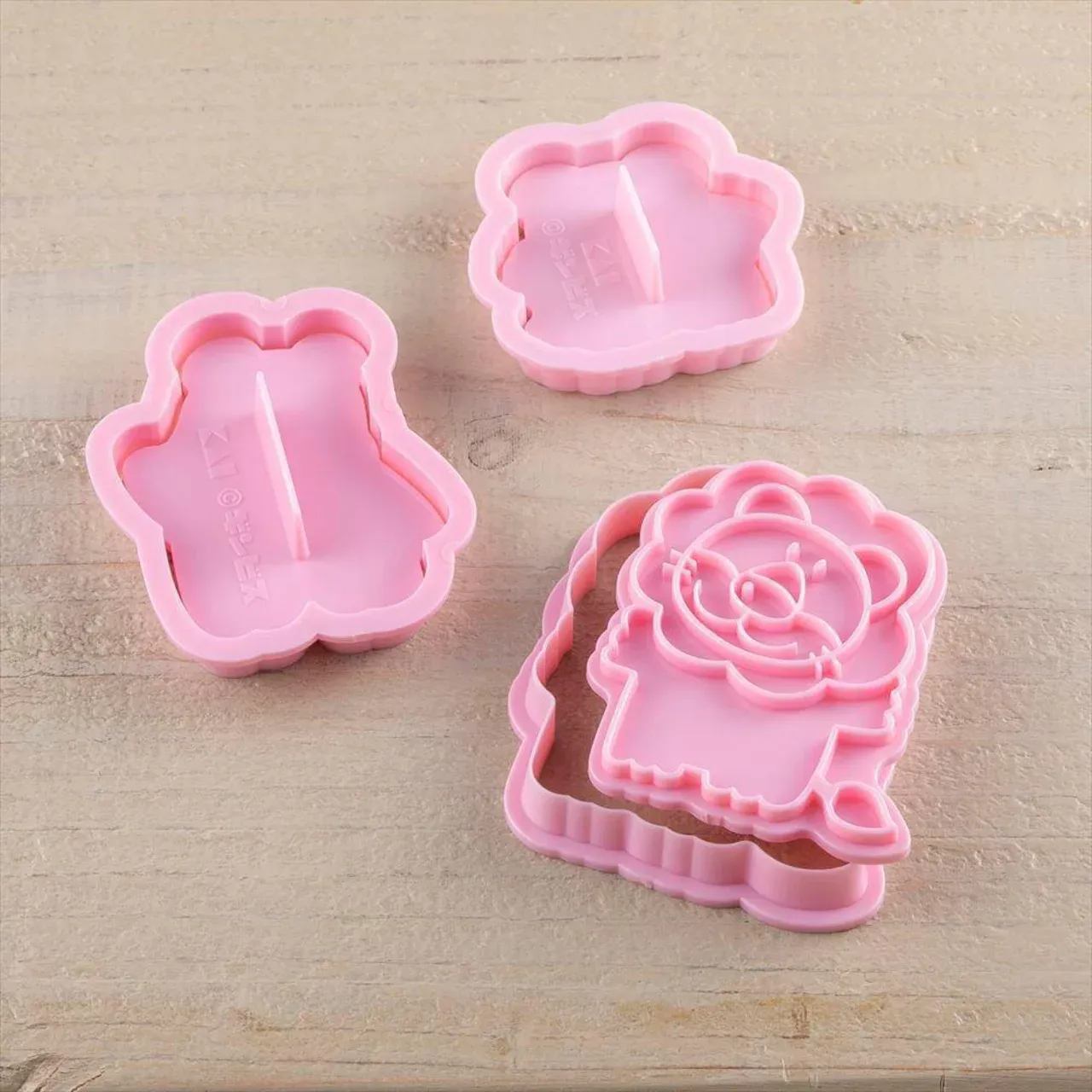 Kai Cookie Cutter Set Tabekko Doubutsu (Lion, Hippo, Panda) DL8100