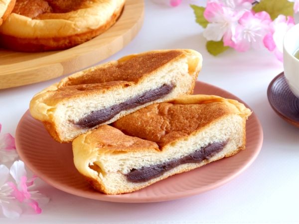 COMO, Sakura Anpan, Bread with Red Bean Paste