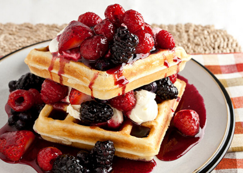 Belgian Waffle w/ Berries