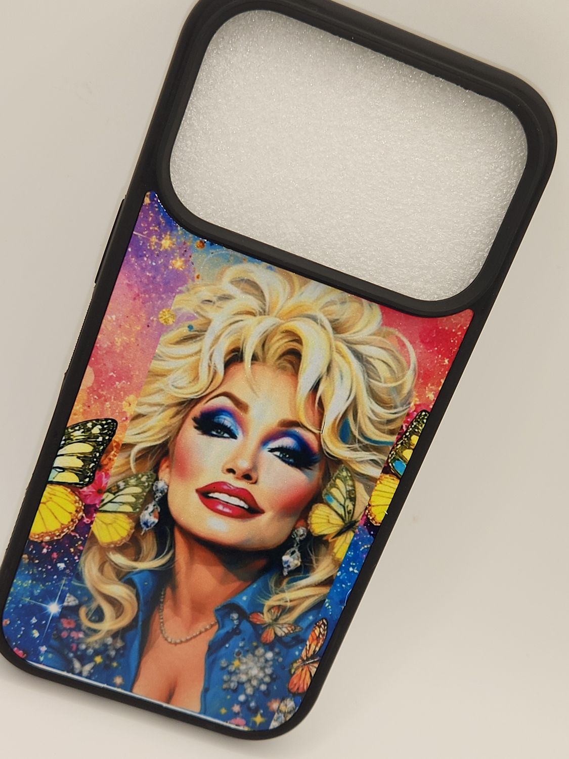 Dolly Parton-Inspired iPhone 17 Pro Phone Case