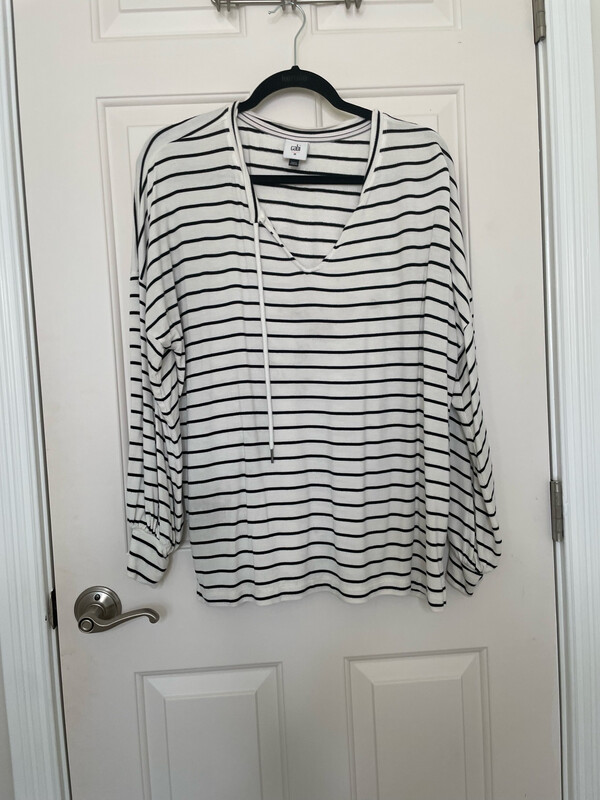 Cabi Pullover (super soft) Size M