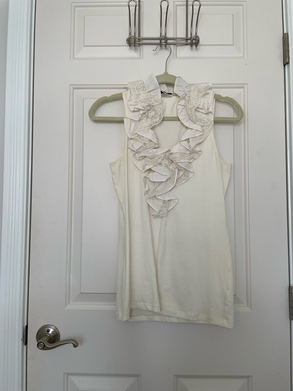 Cabi Lace Ruffle Top Size Small