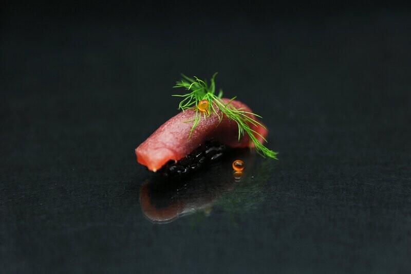 NIGIRI BLACK TUNA