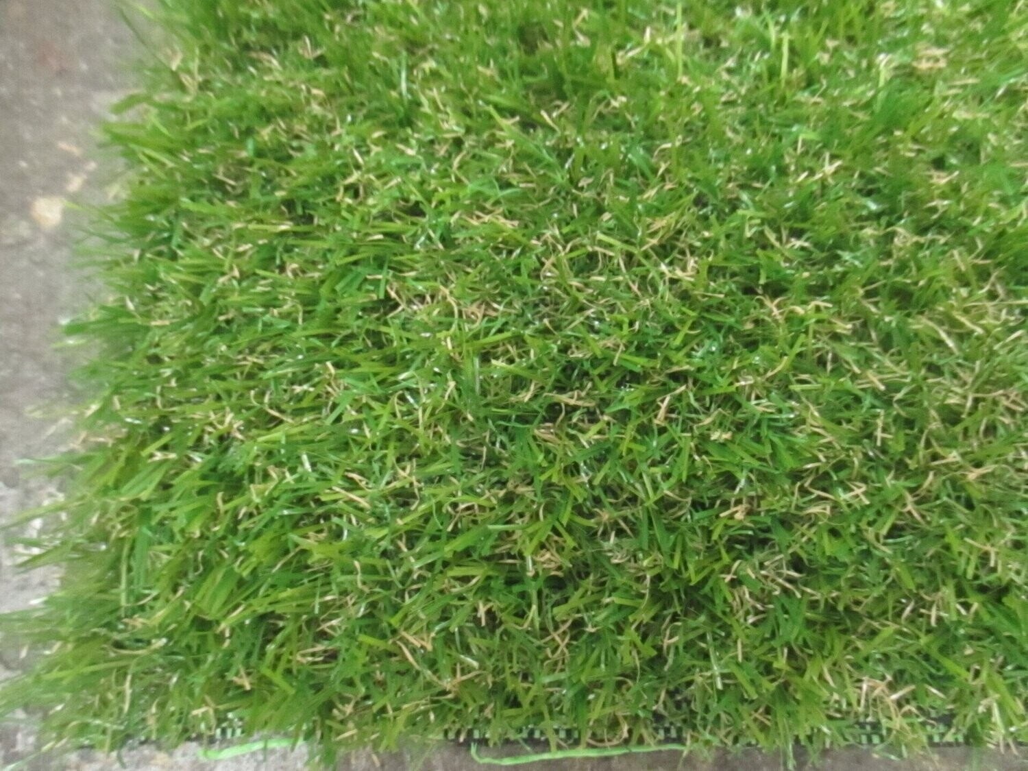 Kunstrasen (12€/m²) in Natur Optik für Balkon / Terrasse / Garten