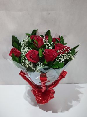 Buquê de Rosas e Ruscus