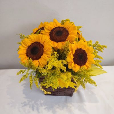 Arranjo de Mesa com Girassóis