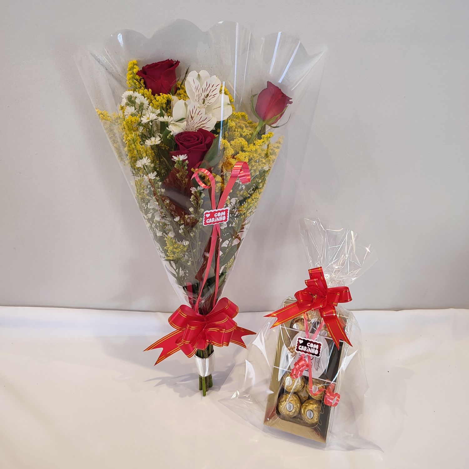 Ramalhete de Rosas e Ferrero Rocher