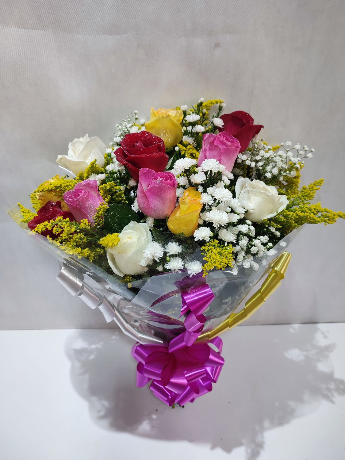 Buquê de 12 Rosas Coloridas