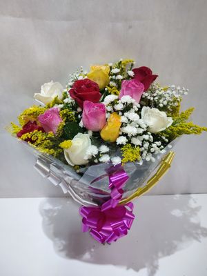 Buquê de 12 Rosas Coloridas