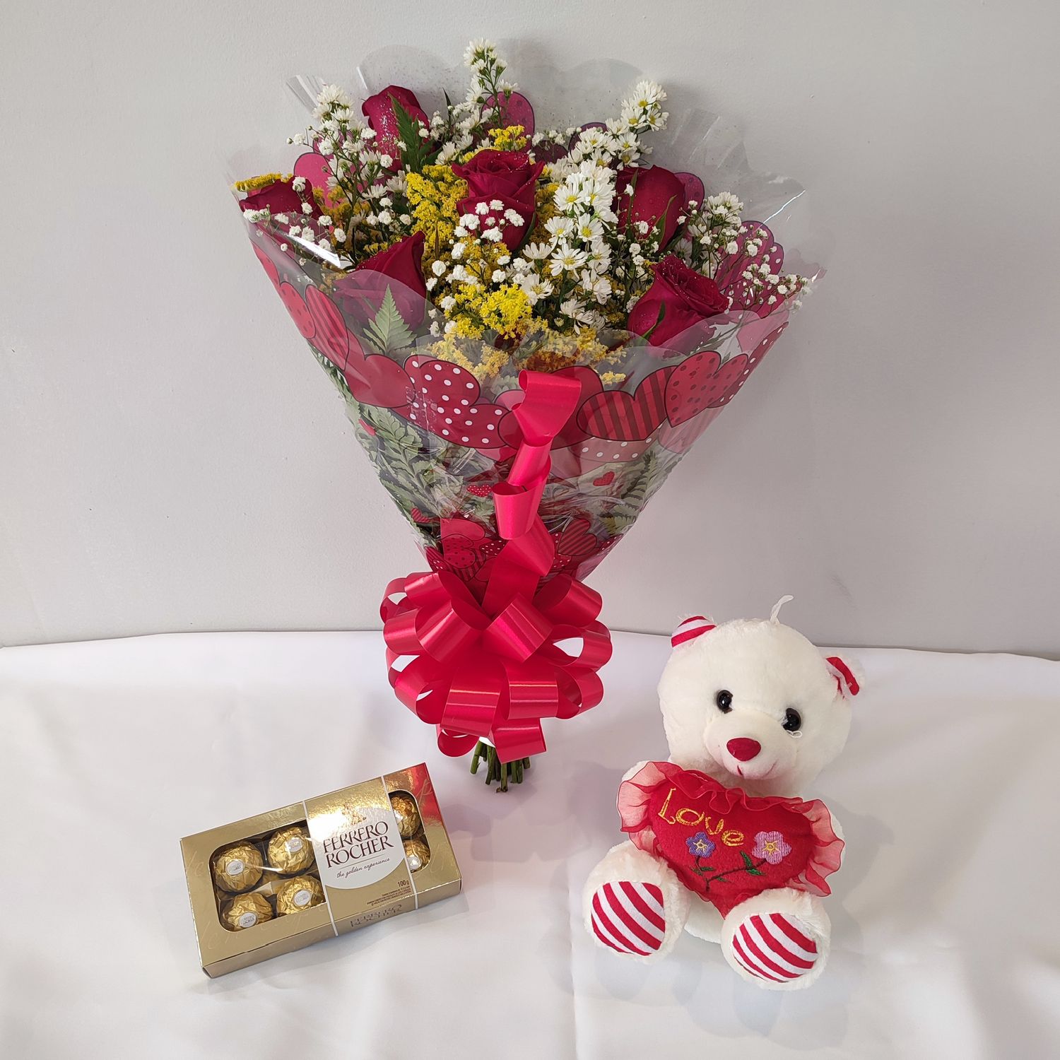 Buquê de 6 Rosas + Urso + Ferrero Rocher