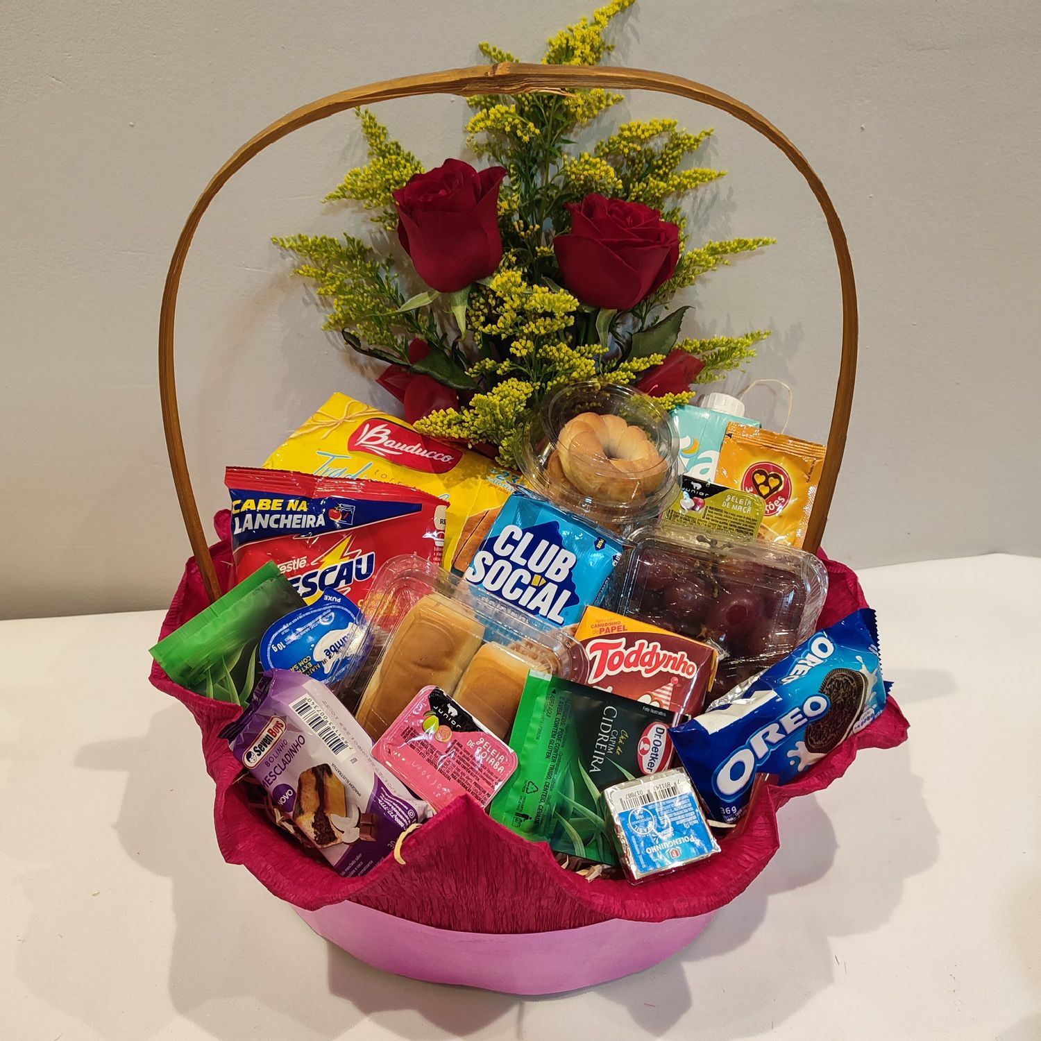 Cesta de Café com Rosas