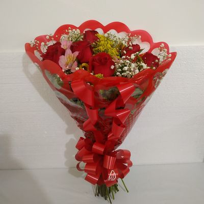 Buquê de 08 Rosas Vermelhas