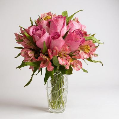Arranjo de Astromélias e Rosas