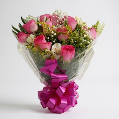 Buquê de 12 Rosas cor de rosa
