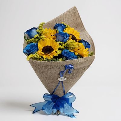 Sorriso de Girassóis e Rosas Azuis