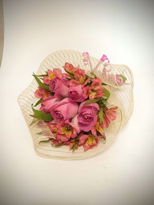 Buquê de Rosas e Astromélias Poesia