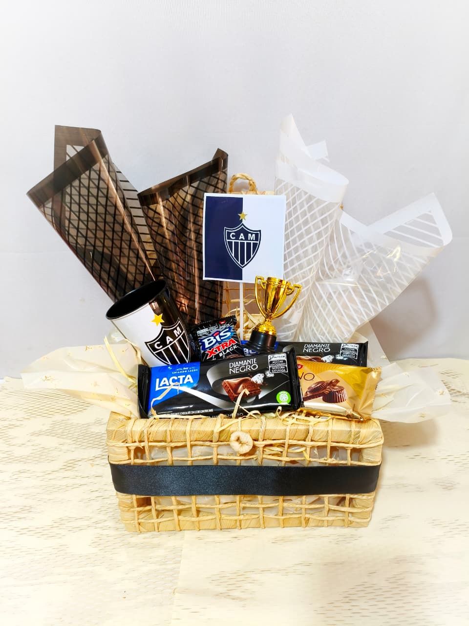 Cesta de Chocolates Saudações Alvinegras