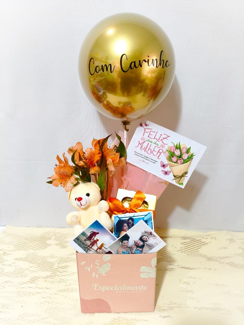 Cesta de Chocolates Ursinho com Carinho (Dia da Mulher)