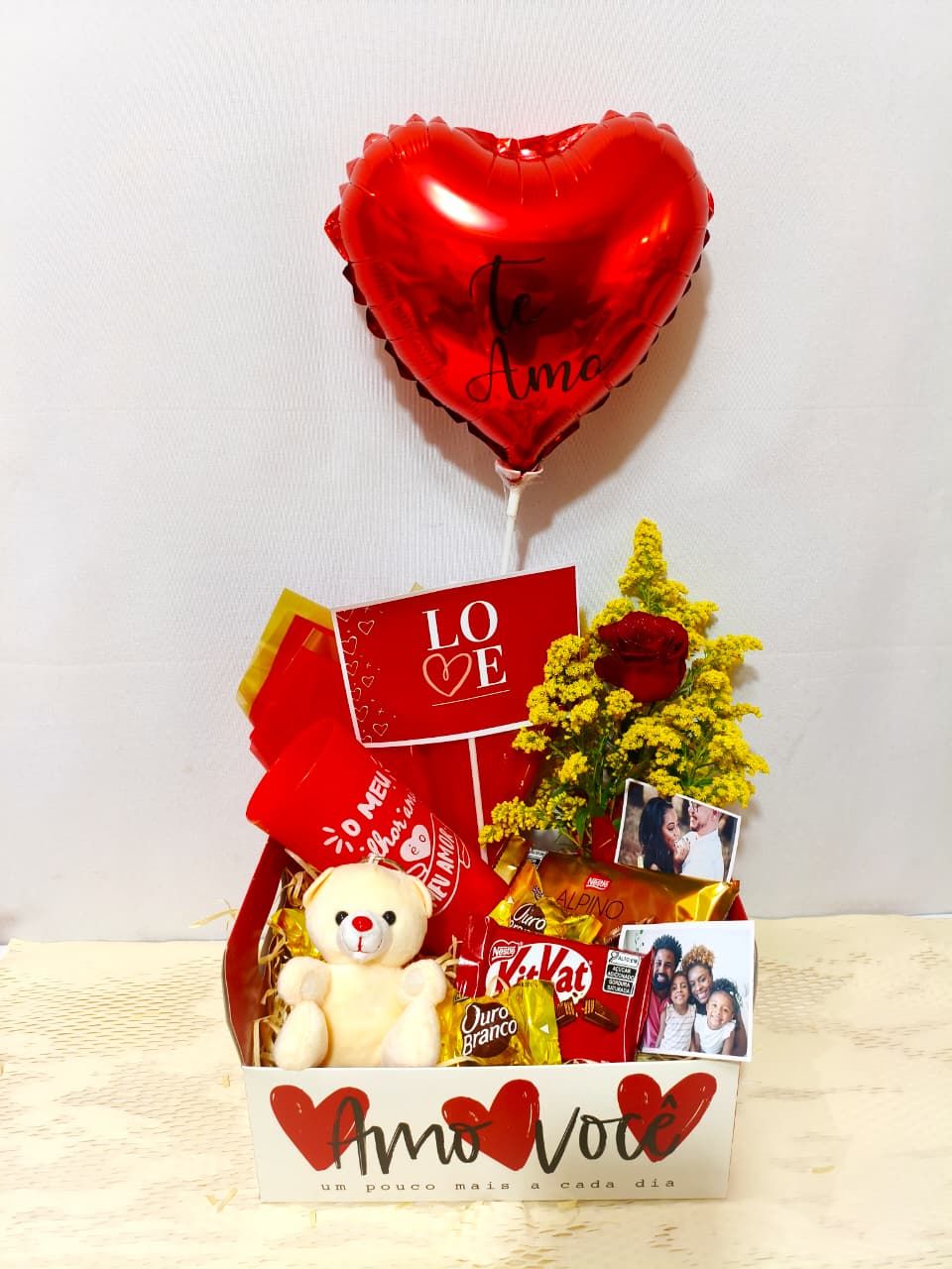 Cesta de Chocolates Amo Você + Balão Te Amo
