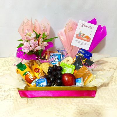 Cesta de Café Tradicional com Astromélias