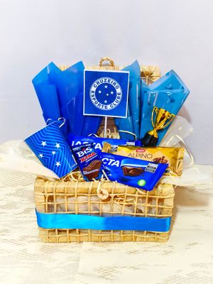 Cesta de Chocolates Azul Celeste - Cruzeiro