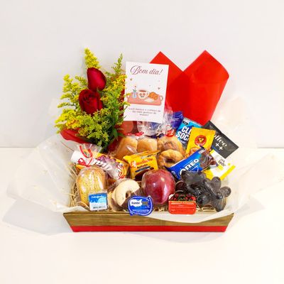 Cesta de Café Tradicional com Rosas
