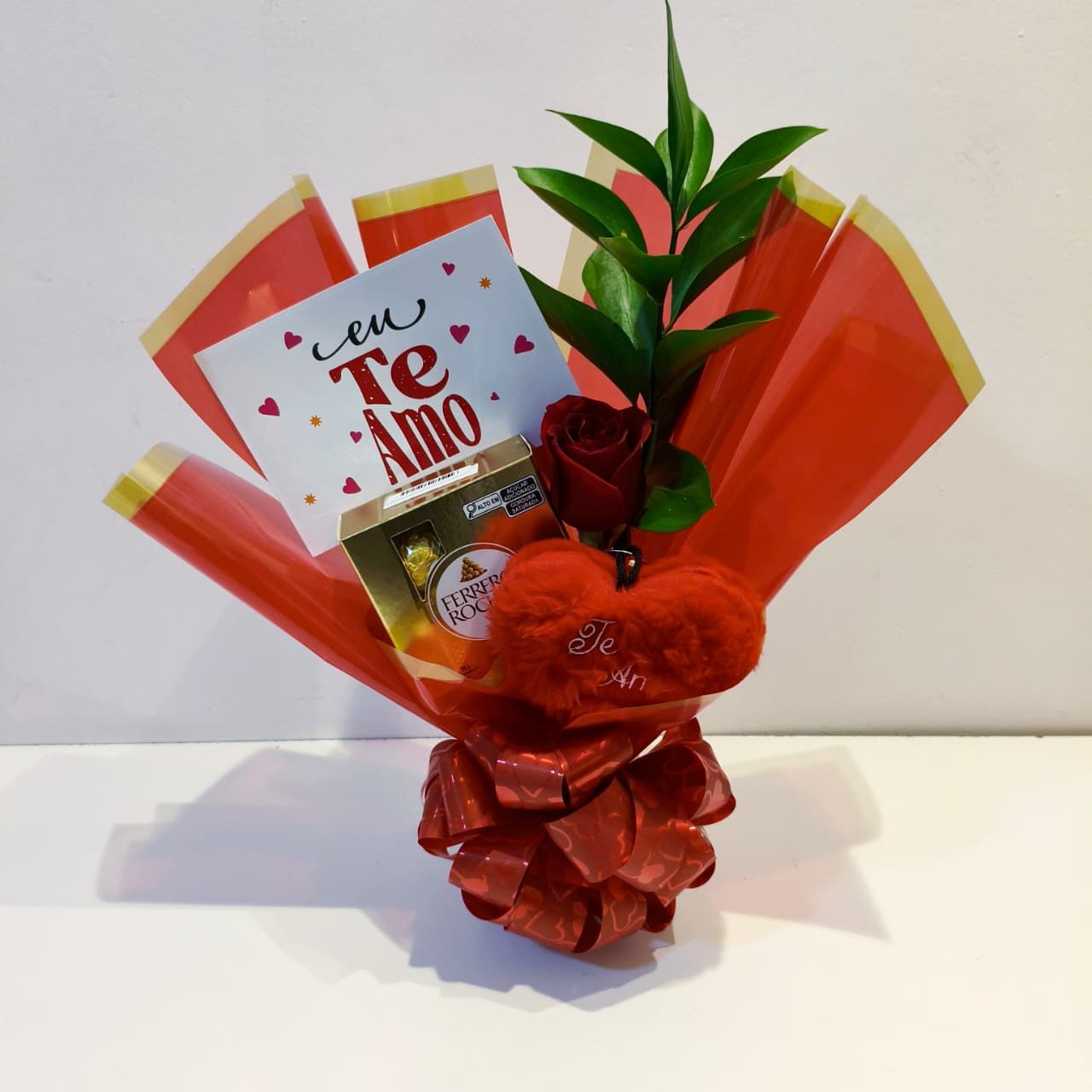Buquê de Chocolates - Coração e Ferrero Rocher
