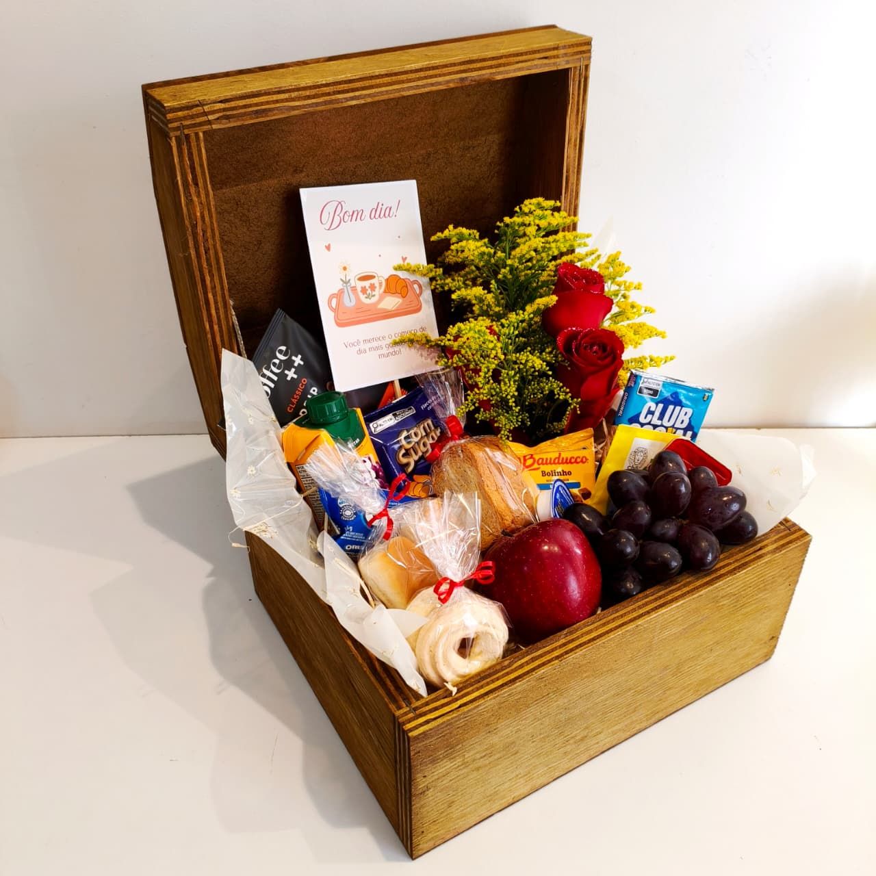 Baú de Café Tradicional com Rosas
