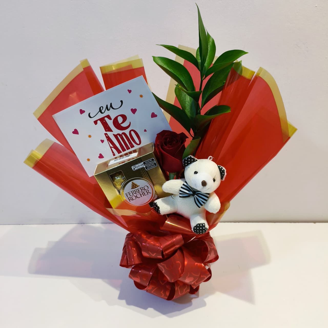 Buquê de Chocolates - Urso e Ferrero Rocher