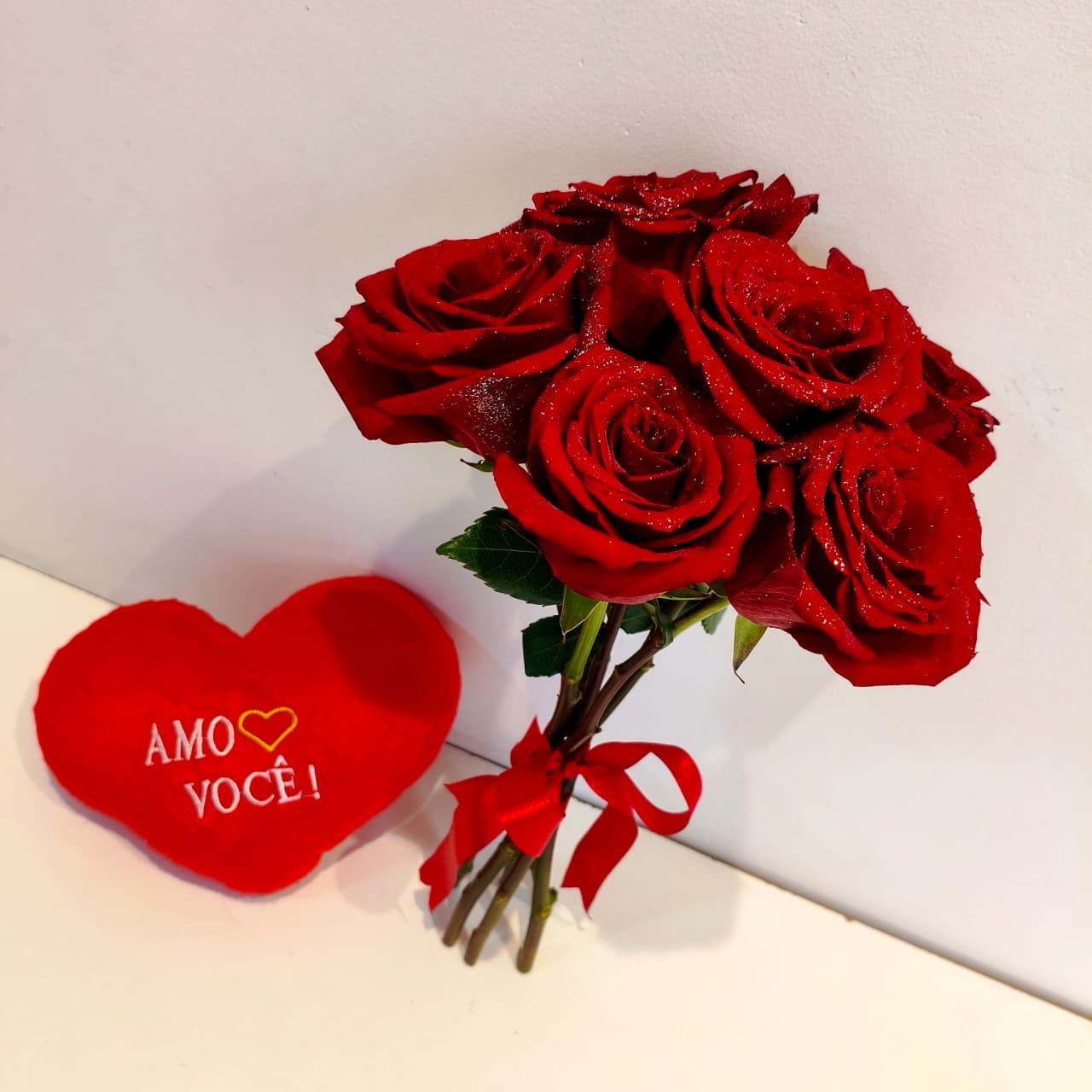 Buquê de Rosas Rubi e Coração